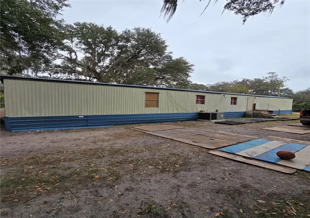 Photo 2 of Manufactured home for sale at 20 Sw 3rd Street, Webster, FL 33597 | MLS# TB8467818 | Listing updated on 2026-09-21