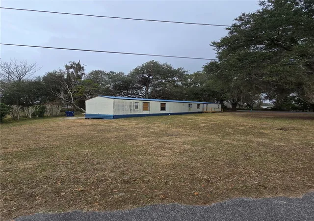 Photo 3 of Manufactured home for sale at 20 Sw 3rd Street, Webster, FL 33597 | MLS# TB8467818 | Listing updated on 2026-09-21