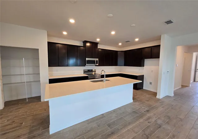 Photo 3 of Single family home for sale at 6470 Chorus Dr, Mascotte, FL 34753 | MLS# O6376232 | Listing updated on 2026-09-29