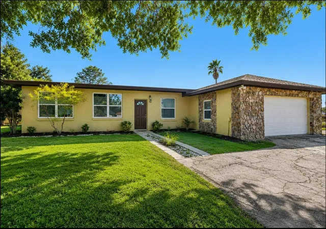Homes for sale in Lake Wales, FL | 8812 Oakwood Dr, Lake Wales, FL 33898 | MLS# O6376340