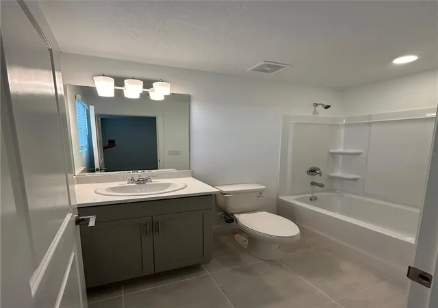 Homes for sale in Palmetto, FL | 6156 Whetstone Ct, Palmetto, FL 34221 | MLS# O6376342