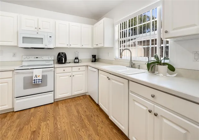3rd image of 9 Sherrington Dr, Ormond Beach, FL 32174 | MLS# FC315560