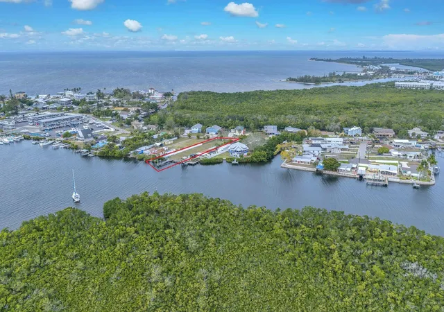 23rd image of 3304 W Shell Point Rd, Ruskin, FL 33570 | MLS# TB8468031