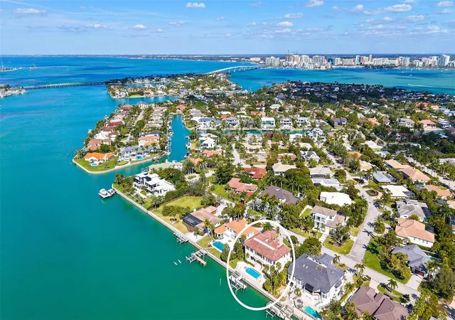 2nd image of 570 S Spoonbill Dr, Sarasota, FL 34236 | MLS# A4679610