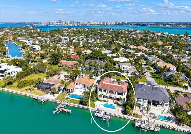 3rd image of 570 S Spoonbill Dr, Sarasota, FL 34236 | MLS# A4679610