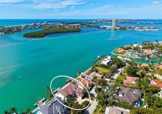 4th image of 570 S Spoonbill Dr, Sarasota, FL 34236 | MLS# A4679610
