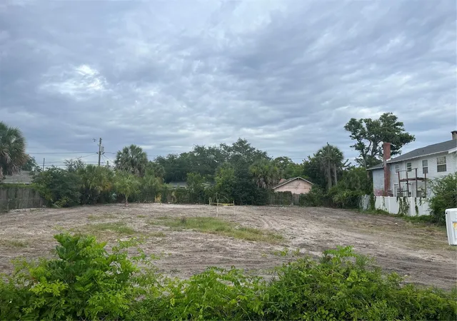 2nd image of 2018 43rd St S, Saint Petersburg, FL 33711 | MLS# TB8468186