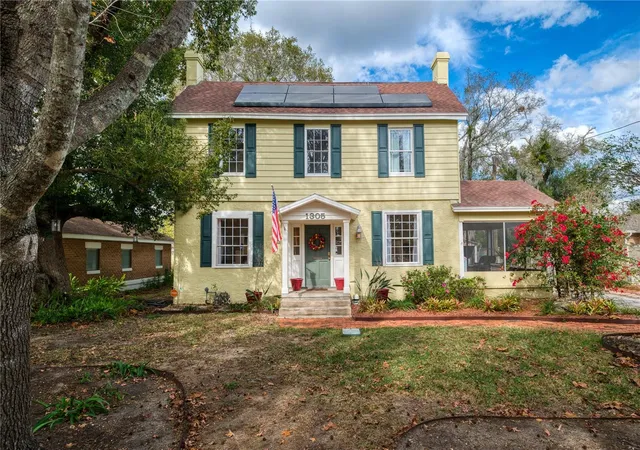 Single family home for sale at 1305 Washington Ave, EUSTIS, FL 32726 | MLS# O6376443