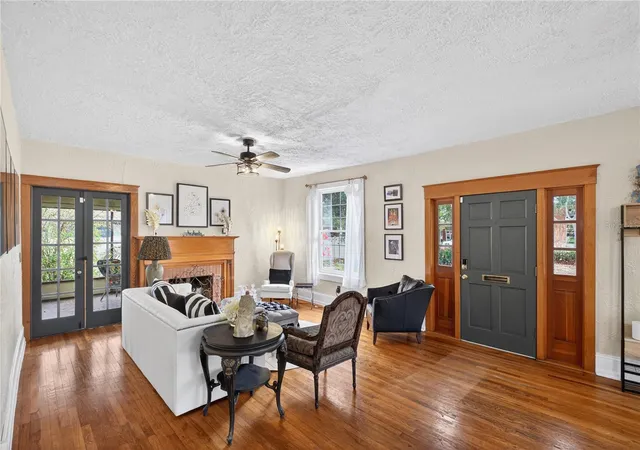 Photo 3 of Single family home for sale at 1305 Washington Ave, Eustis, FL 32726 | MLS# O6376443 | Listing updated on 2026-09-20