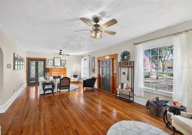 Photo 4 of Single family home for sale at 1305 Washington Ave, Eustis, FL 32726 | MLS# O6376443 | Listing updated on 2026-09-20