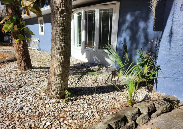5th image of 25 Emerald Dr, Ocala, FL 34472 | MLS# OM717307