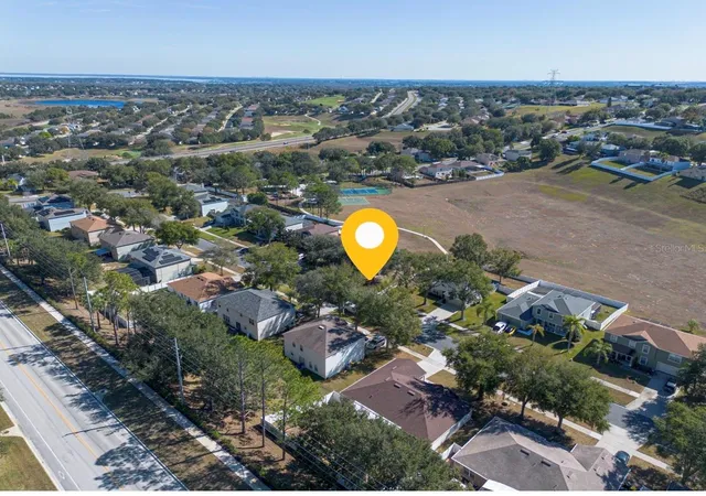Photo 3 of Sale Pending at 1893 Vale Dr, Clermont, FL 34711 | MLS# O6376448 | Listing updated on 2026-08-27
