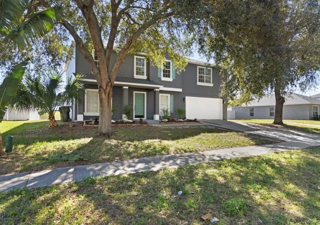 Photo 3 of Sale Pending at 1893 Vale Dr, Clermont, FL 34711 | MLS# O6376448 | Listing updated on 2026-08-27