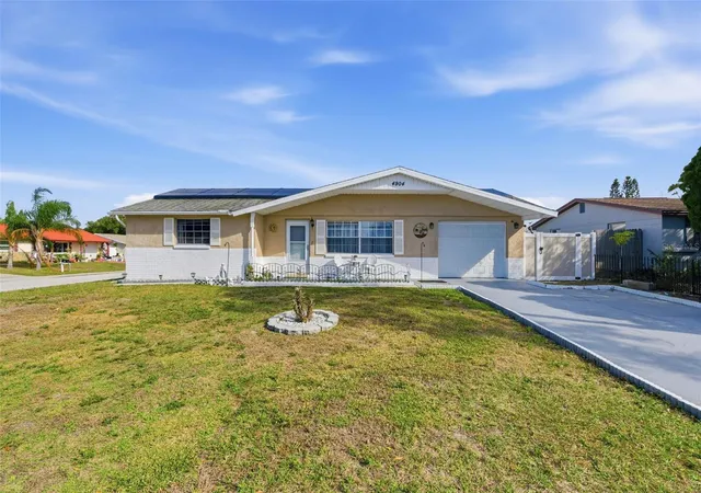 Photo 1 of Single family home for sale at 4904 Elmwood St, New Port Richey, FL 34653 | MLS# TB8468211 | Listing updated on 2026-08-11