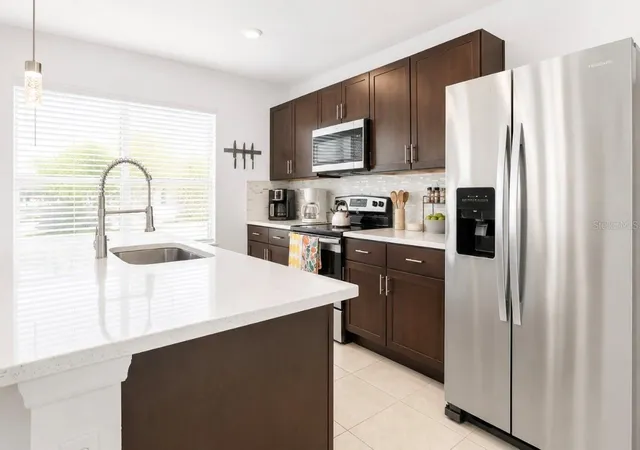 Photo 4 of Townhouse for sale at 1779 Red Cyn Dr, Kindred, FL 34744 | MLS# S5142388 | Listing updated on 2026-08-21