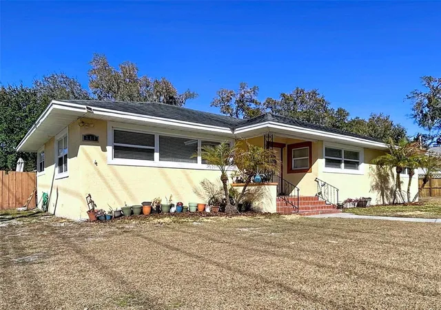 1st image of 717 W End Crescent N, Lakeland, FL 33803 | MLS# O6376476