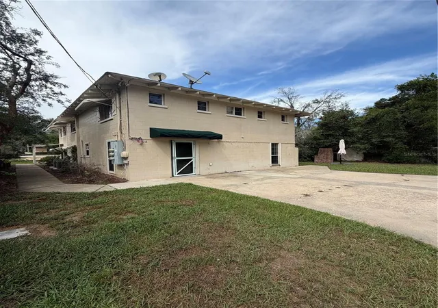 Photo 2 of Multi family home for sale at 206 Osceola Ave, Eustis, FL 32726 | MLS# O6376518 | Listing updated on 2026-08-30