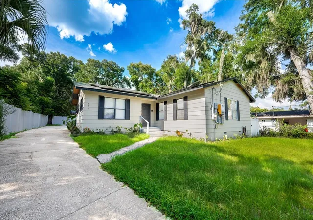 1st image of 535 W Division St, Deland, FL 32720 | MLS# O6376531