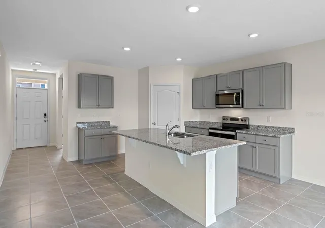 Homes for sale in Lakeland, FL | 5395 Cloudberry Ave, Lakeland, FL 33811 | MLS# O6376550