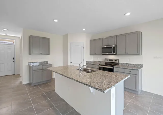 Homes for sale in Lakeland, FL | 5395 Cloudberry Ave, Lakeland, FL 33811 | MLS# O6376550