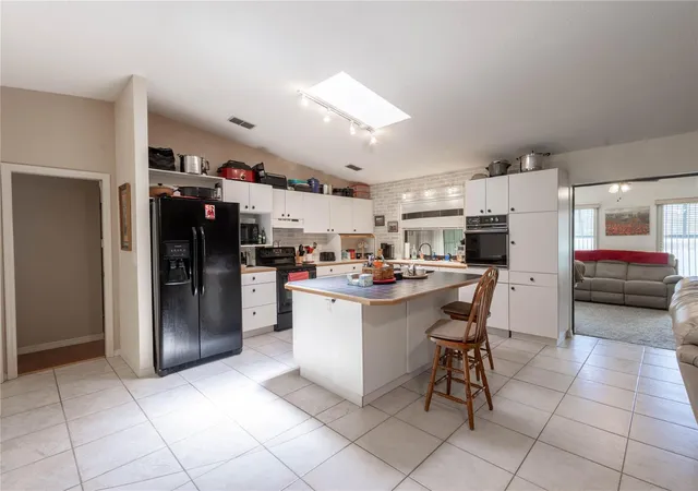 Photo 4 of Single family home for sale at 404 N Heron St, Sebring, FL 33870 | MLS# P4937628 | Listing updated on 2026-08-25
