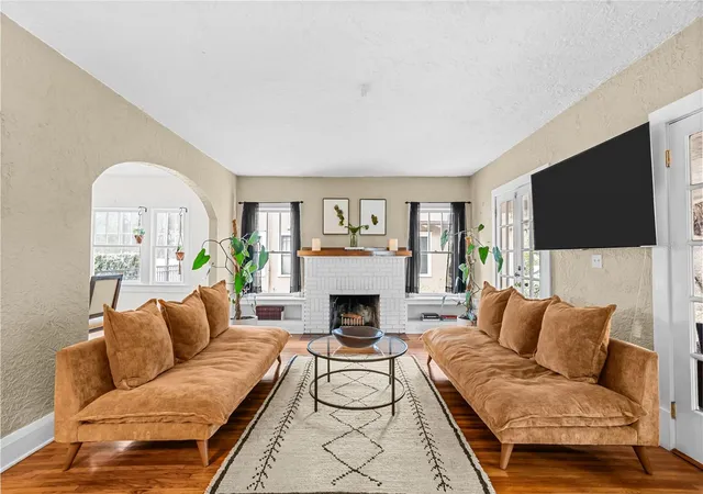 5th image of 210 Phillips Pl, Orlando, FL 32806 | MLS# O6376560