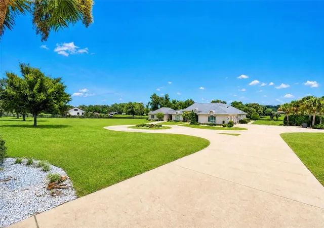 Photo 4 of House for sale at 9389 SW 14th Avenue, Ocala, FL 34476 | MLS# OM717339 | Listing updated on 2026-09-24