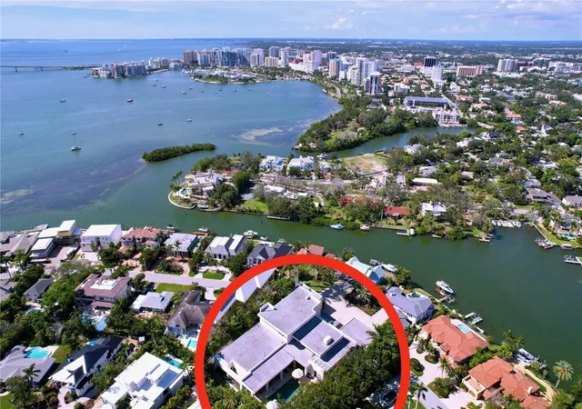 90th image of 1347 Harbor Dr, Sarasota, FL 34239 | MLS# A4679697