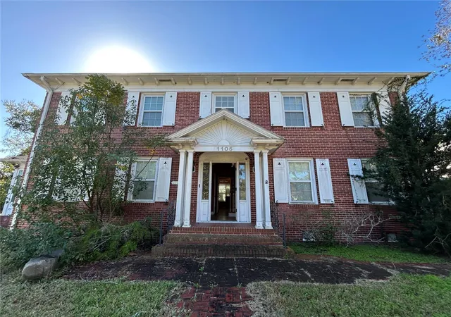 1st image of 1105 Herndon St, Leesburg, FL 34748 | MLS# O6376598