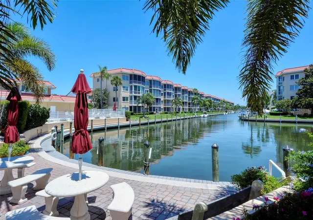 Homes for sale in Sarasota, FL | 1257 S Portofino Dr #307, Sarasota, FL 34242 | MLS# A4679704