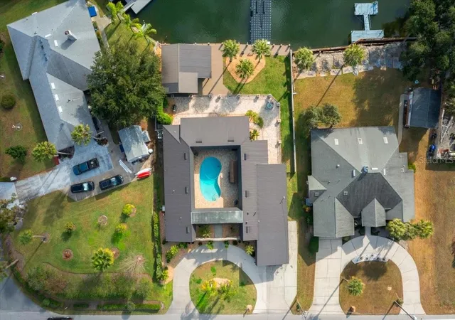 Homes for sale in Crystal River, FL | 452 Se Paradise Point Rd, Crystal River, FL 34429 | MLS# O6376601