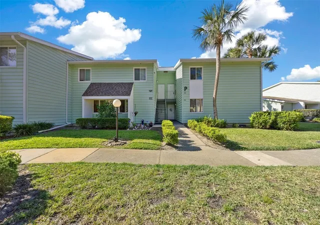 Photo 2 of Sale Pending at 515 Midway Dr #A, Ocala, FL 34472 | MLS# OM717347 | Listing updated on 2026-10-02
