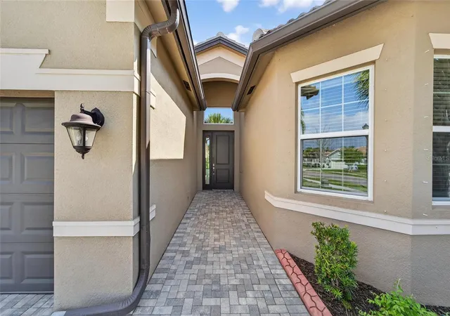 5th image of 15512 Corona Del Mar Dr, Wimauma, FL 33598 | MLS# TB8468540