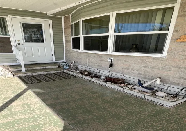 3rd image of 37 Pindo Palm St W, Largo, FL 33770 | MLS# TB8468590