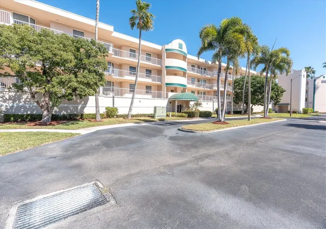 Homes for sale in Seminole, FL | 6315 Shoreline Dr #3307, Seminole, FL 33708 | MLS# TB8468591
