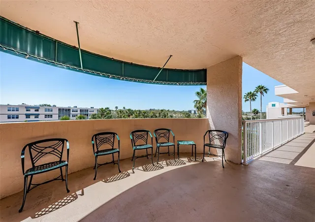 Homes for sale in St. Petersburg, FL | 6315 Shoreline Dr, St. Petersburg, FL 33708