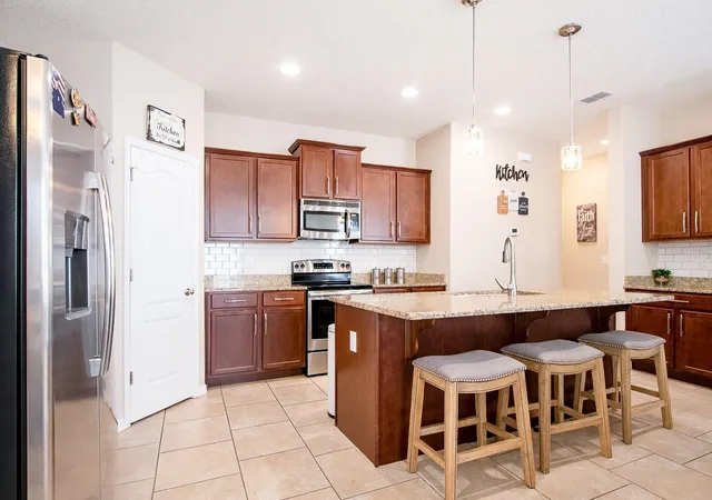 Photo 4 of Single family home for sale at 201 Compass Rose Dr, Groveland, FL 34736 | MLS# G5107232 | Listing updated on 2026-09-13