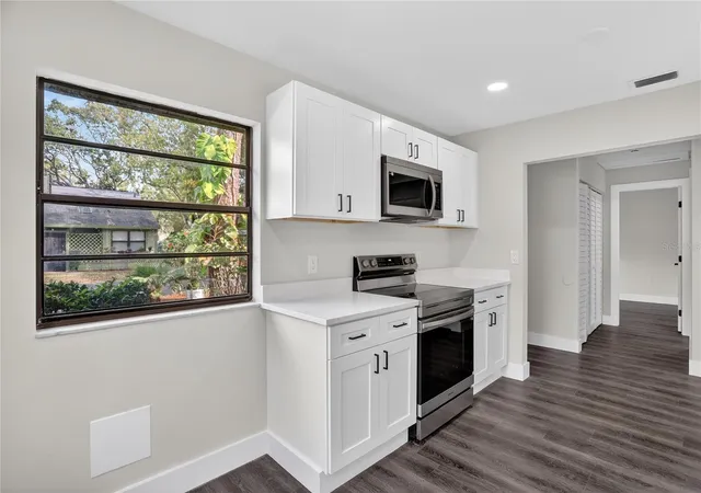 Homes for sale in Sarasota, FL | 5014 Barrington Cir #2102, Sarasota, FL 34234 | MLS# TB8468599