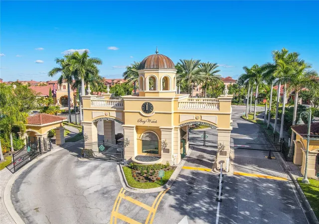 Homes for sale in Clearwater, FL | 2749 Via Cipriani, Clearwater, FL 33764 | Houzeo