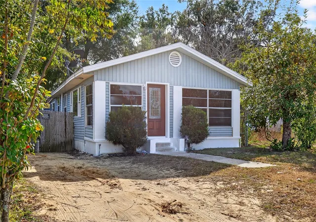 Photo 2 of Single family home for sale at 1110 Sw Fort King St, Ocala, FL 34471 | MLS# O6376741 | Listing updated on 2026-08-01