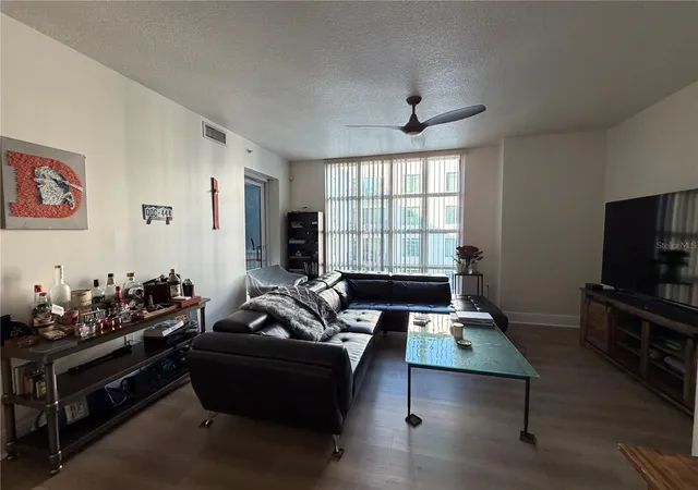 3rd image of 1227 E Madison St #601, Tampa, FL 33602 | MLS# TB8468665