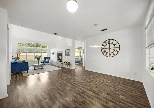 Photo 4 of Single family home for sale at 220 Wimbledon Cir, Lake Mary, FL 32746 | MLS# O6376768 | Listing updated on 2026-09-03