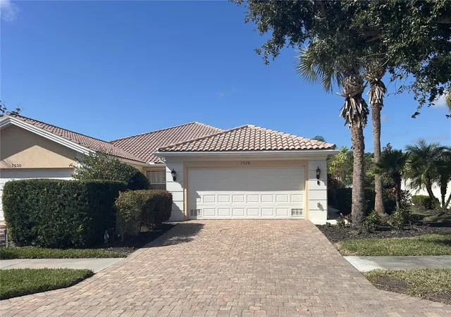 Photo 2 of Sale Pending at 7526 Quinto Dr, Sarasota, FL 34238 | MLS# A4679786 | Listing updated on 2026-04-06