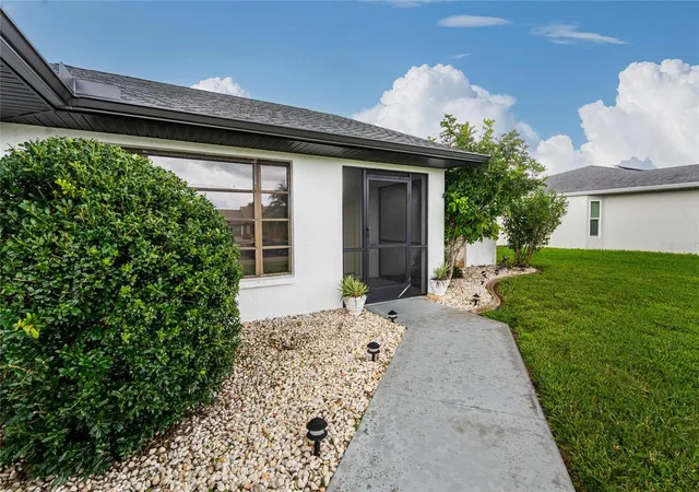 2nd image of 21 Bunker Ln, Rotonda West, FL 33947 | MLS# D6145809
