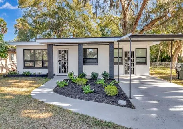 Photo 1 of Single family home for sale at 635 Mccormick St, Daytona Beach, FL 32114 | MLS# OM717395 | Listing updated on 2026-10-06