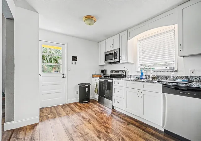 5th image of 55316 Claire St, Astor, FL 32102 | MLS# O6376841