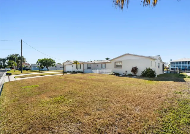 Photo 3 of Single family home for sale at 5003 Commonwealth Rd, Palmetto, FL 34221 | MLS# A4679863 | Listing updated on 2026-08-18