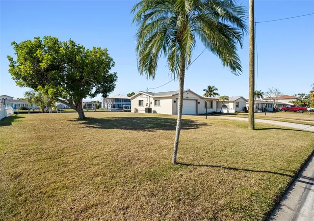 Photo 3 of Single family home for sale at 5003 Commonwealth Rd, Palmetto, FL 34221 | MLS# A4679863 | Listing updated on 2026-08-18