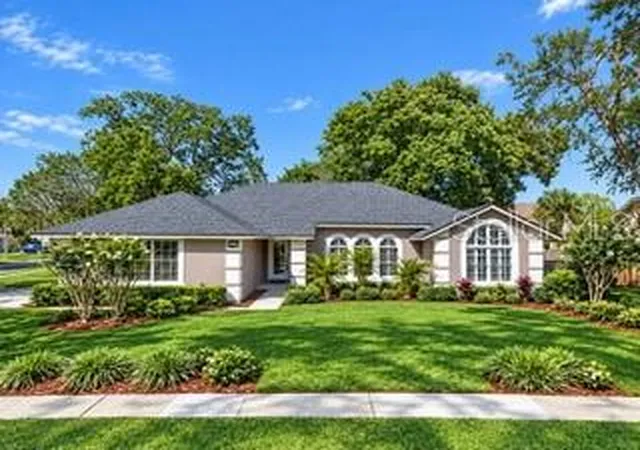 Photo 2 of Single family home for sale at 692 Rochester St, Oviedo, FL 32765 | MLS# O6376901 | Listing updated on 2026-10-07