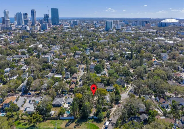 Photo 3 of Single family home for sale at 711 12th Avenue N, Saint Petersburg, FL 33701 | MLS# TB8468923 | Listing updated on 2026-09-05